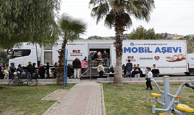 Antalya Büyükşehir Belediyesi’nin Ramazan etkinlikleri yoğun ilgi gördü