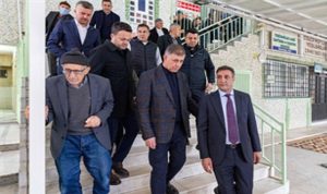 Başkan Tugay bayram namazında Bucalılarla buluştu