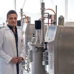 “Kolon Kanserinde Yeni Çağ: Tümör Laboratuvarda Kopyalanıyor, En Etkili İlaç Kopya Üzerinde Denenerek Hastaya Veriliyor”